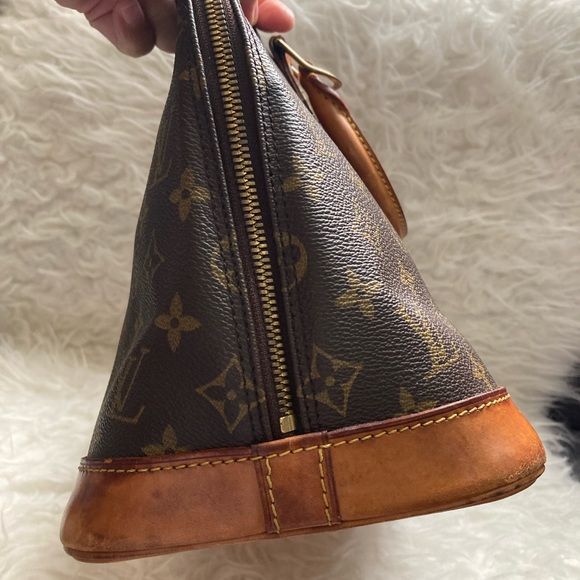 Authentic Louis Vuitton Alma - Picture 7 of 15
